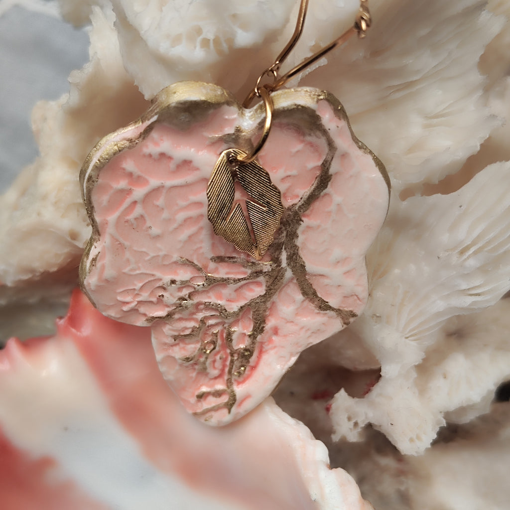 Abyssalia collier (grand) "Feuille des Abysses"