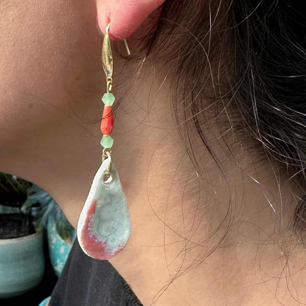 Gouttes de porcelaine corail celadon