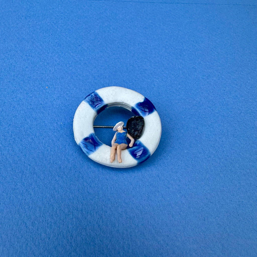 Broche "La bouée de Madame Suzanne"