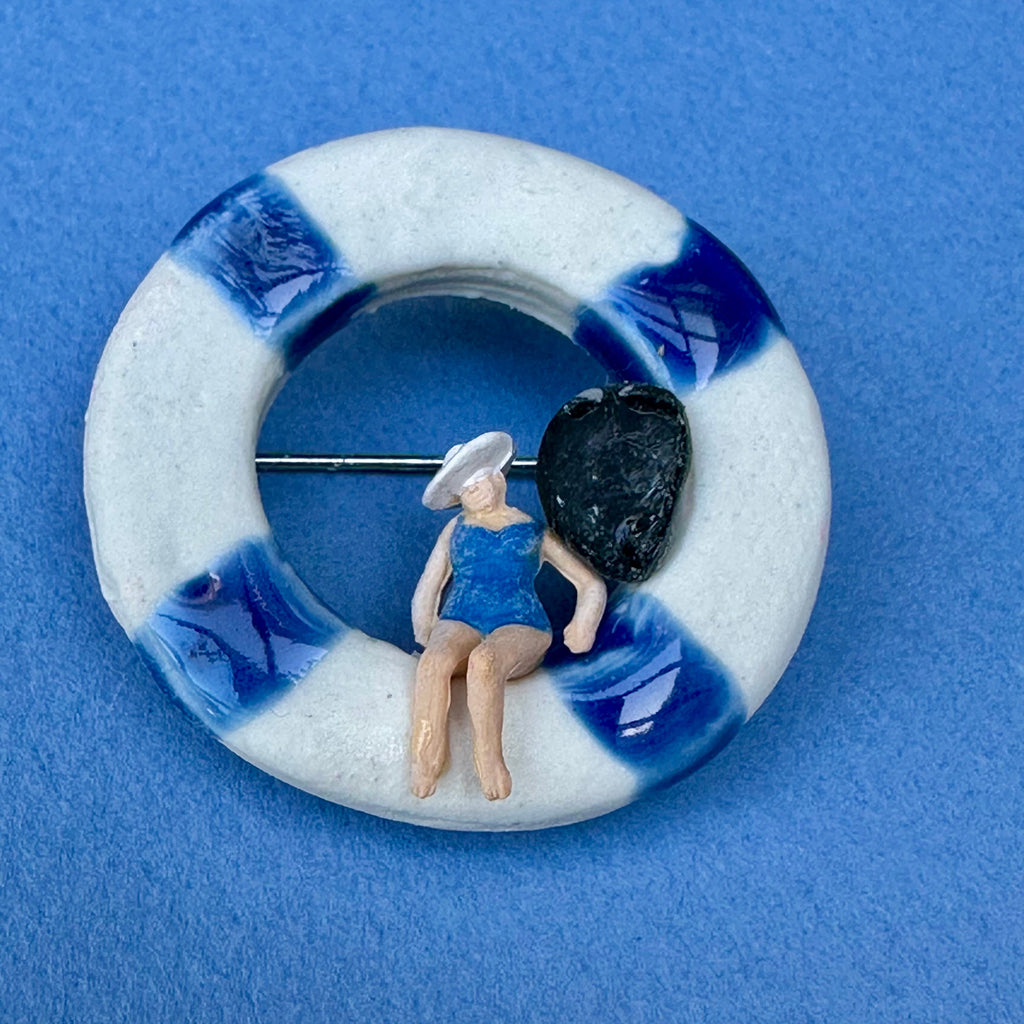 Broche "La bouée de Madame Suzanne"