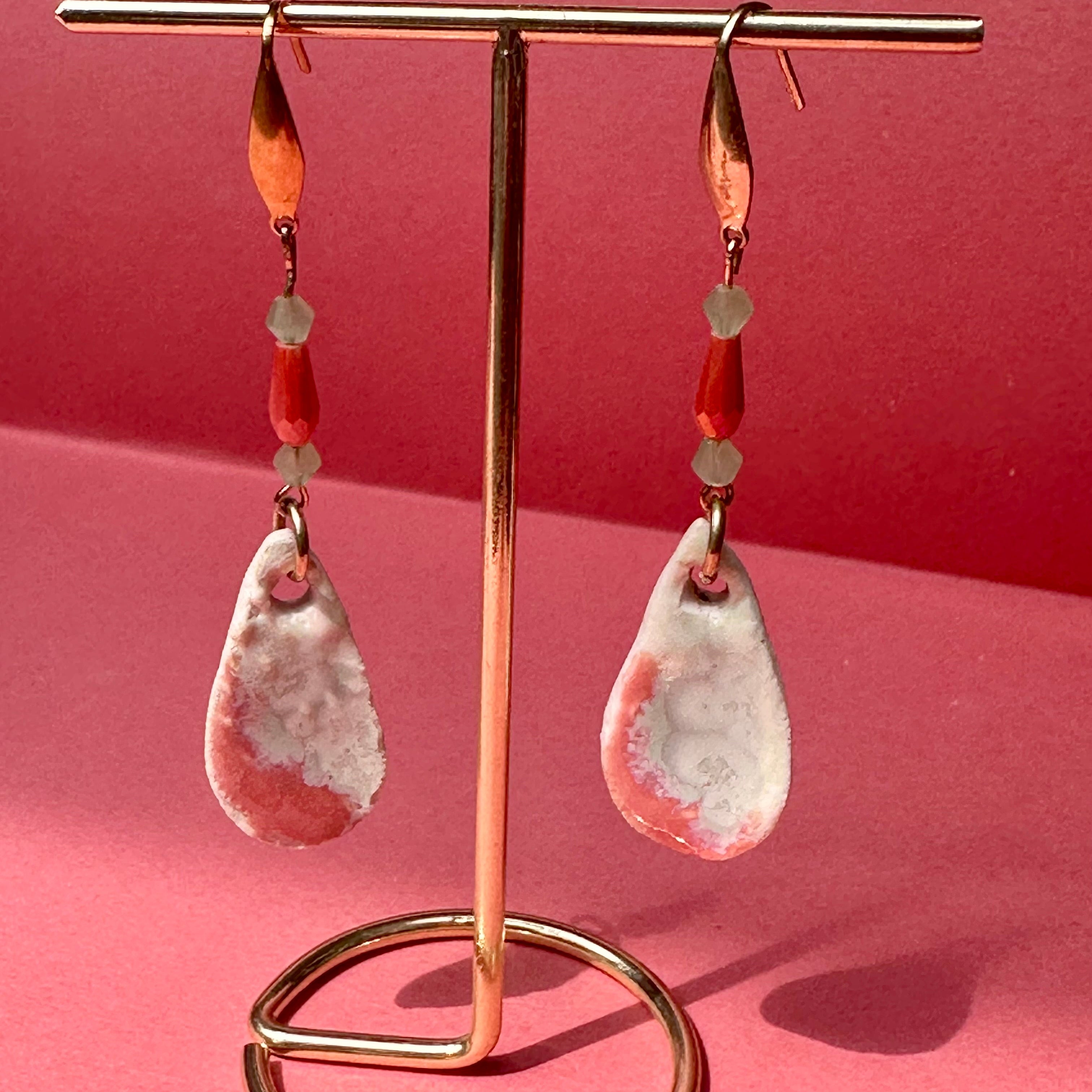 Gouttes de porcelaine corail celadon