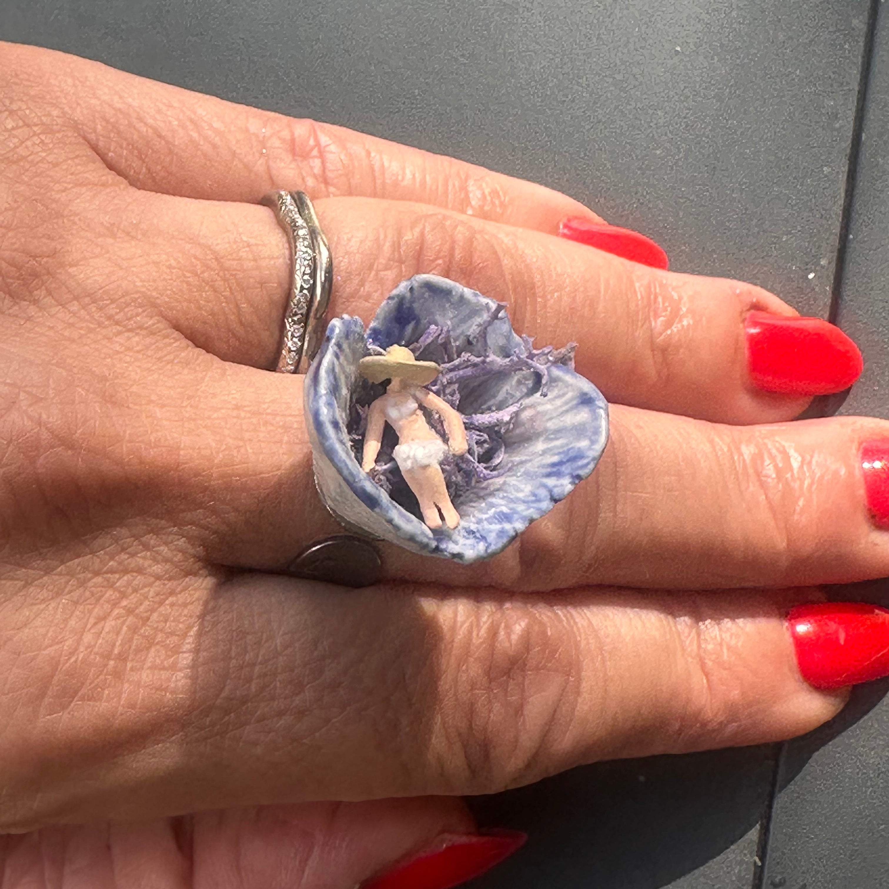 Bague "Occupation illégale d'anémone"